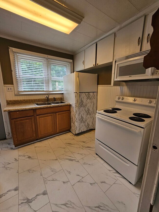 Foto del edificio - 468 Hillcrest Ave