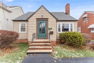 Building Photo - 25731 Farringdon Ave