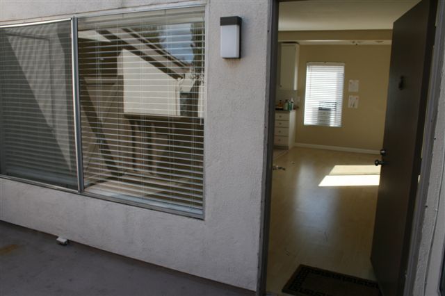 Building Photo - 1222 Cabrillo Park Dr