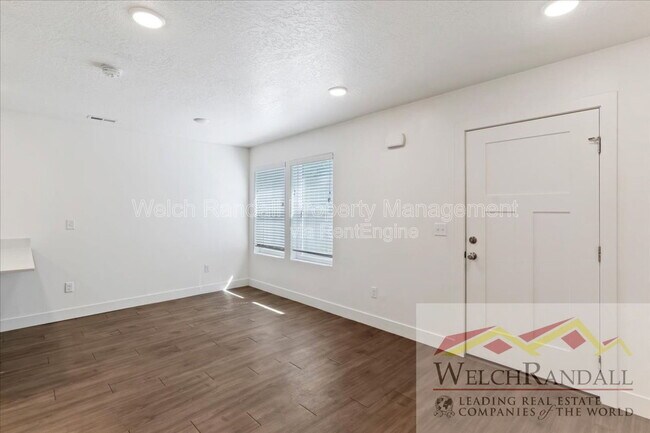 Building Photo - 1173 Shady Brook Ln S