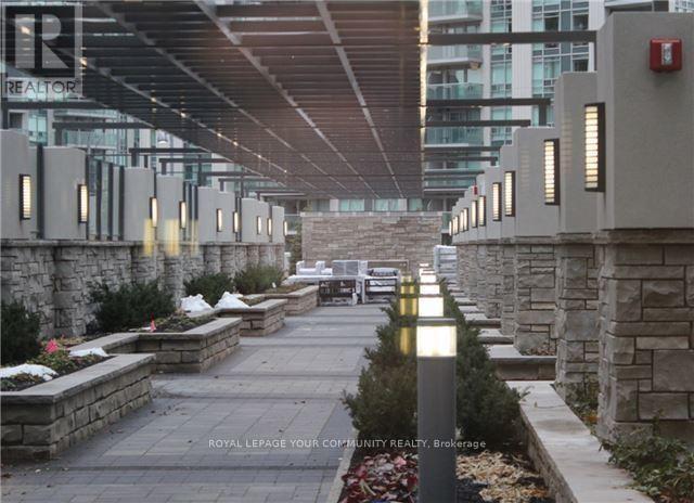 Building Photo - 5-1815 Sheppard Ave E