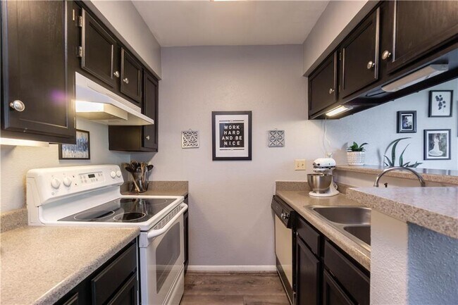 Building Photo - 2450 Wickersham Ln