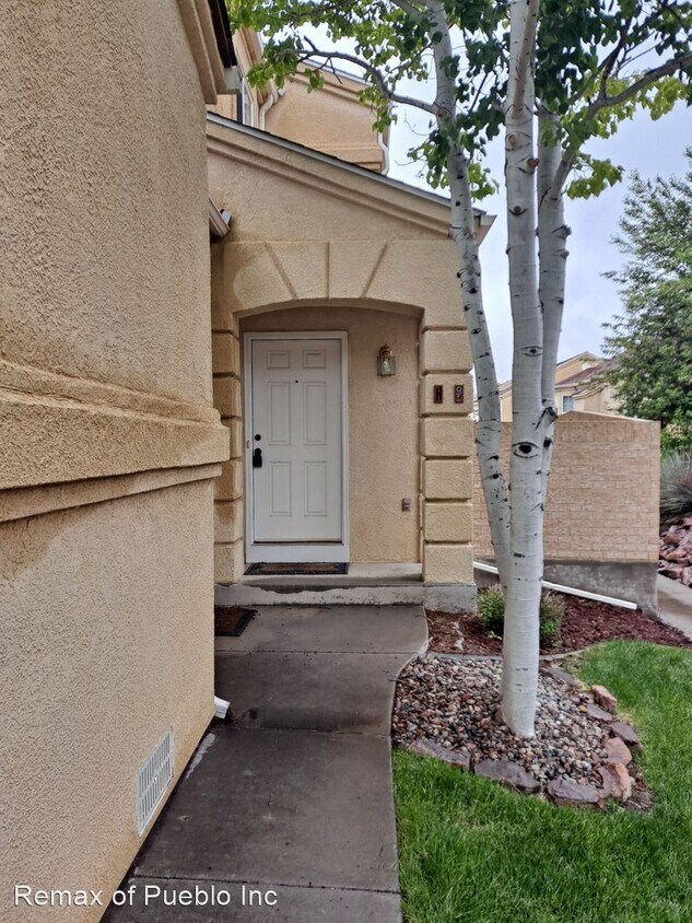 Foto principal - 3 br, 2.5 bath House - 4145 Outlook Blvd. #H