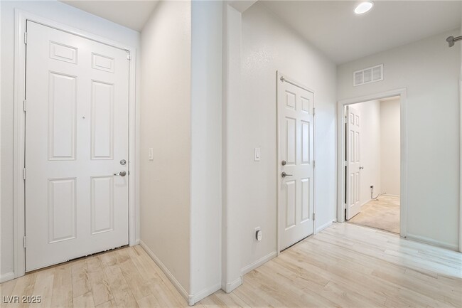 Building Photo - 9205 Keystone Ridge Ave