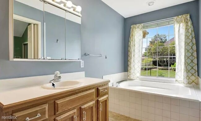 Building Photo - 4 br, 2 bath House - 8633 Oakmont Road