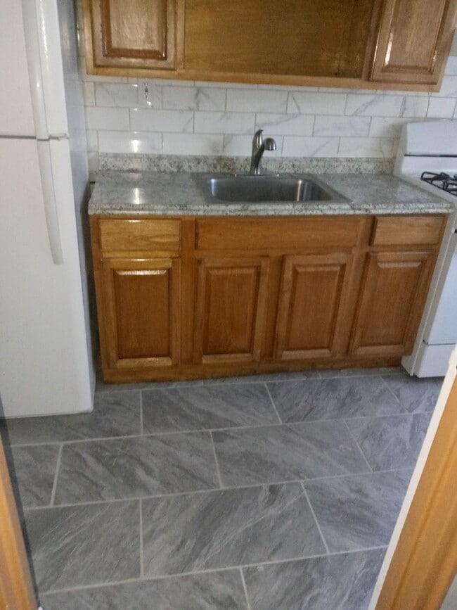 Foto del edificio - Spacious 2 bedroom -don't wait this will not last