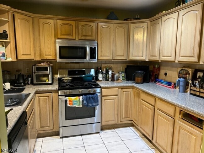 Building Photo - 30 Belle Oak Ln