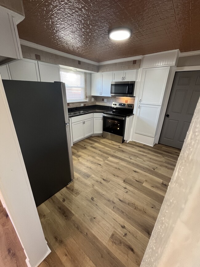 Building Photo - 5333 Collomore Rd