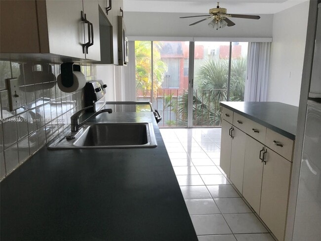 Foto del edificio - 9331 SW 4th St