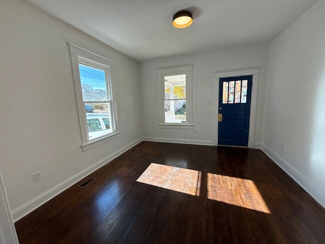 Foto del edificio - 3424 Daniel Ave