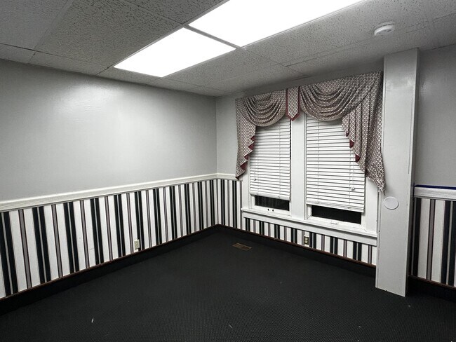 Foto del edificio - 313 S Hickory St