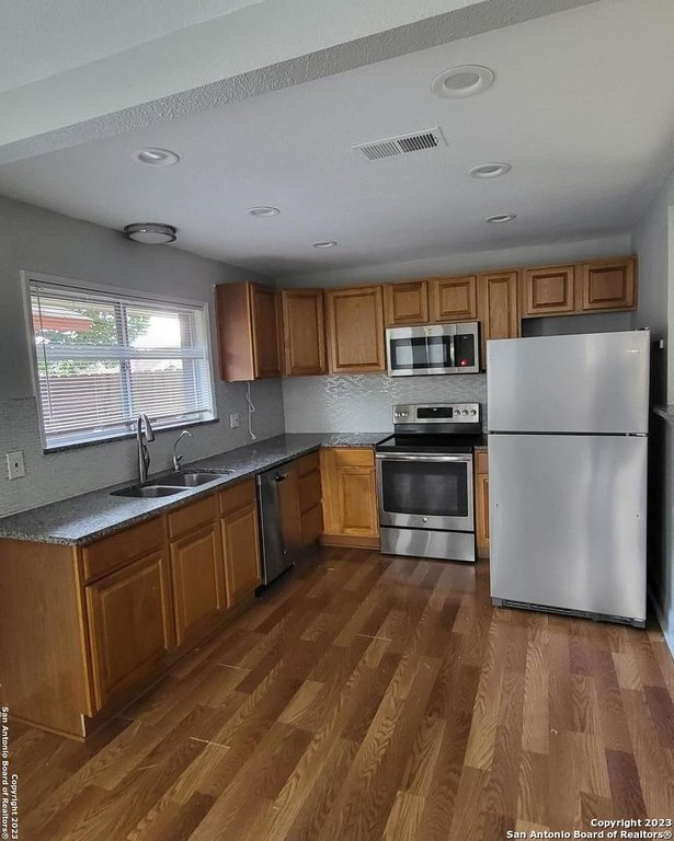 Foto del edificio - 656 Fern Meadow Dr