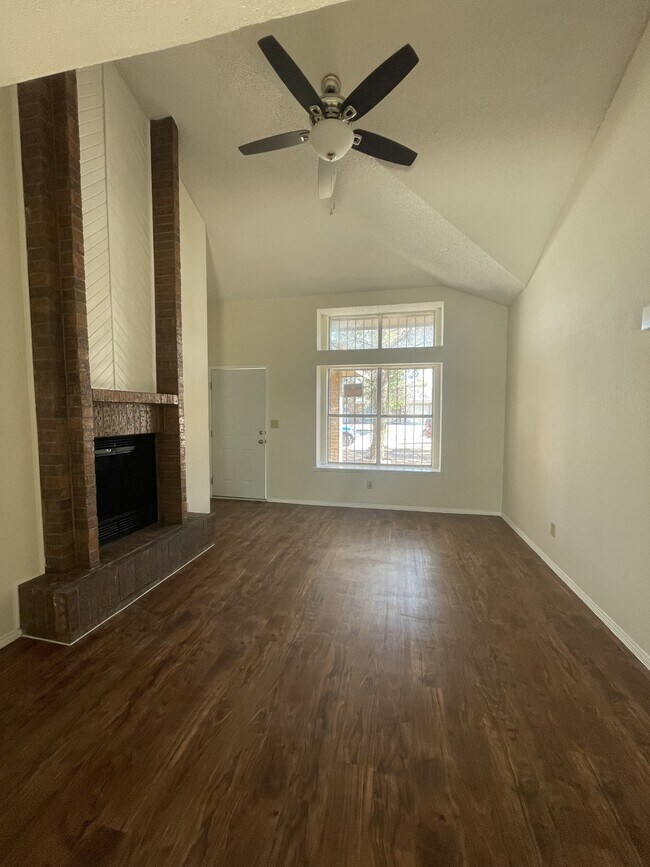 Building Photo - 12040 Sal Rasura Ct