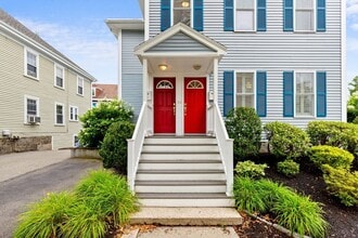 Building Photo - 46 Yale Ave