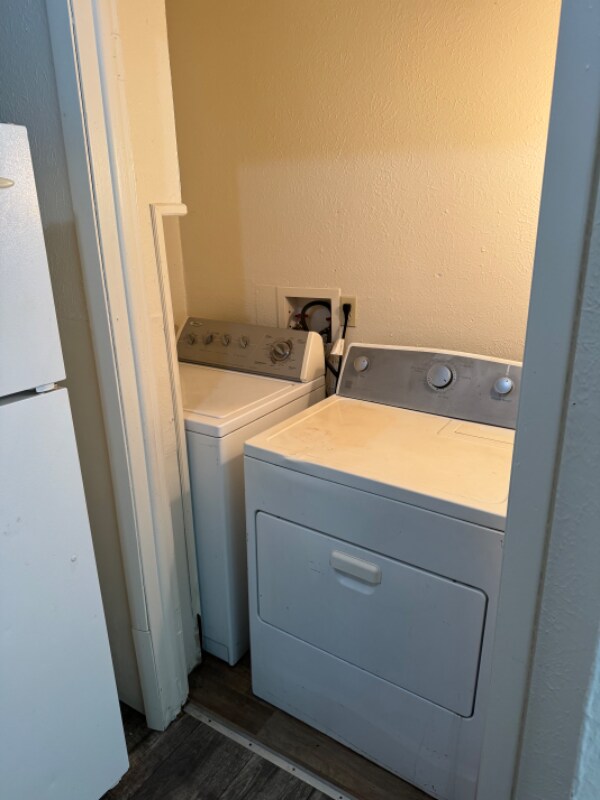 Foto del edificio - 214 Cross Lanes Dr