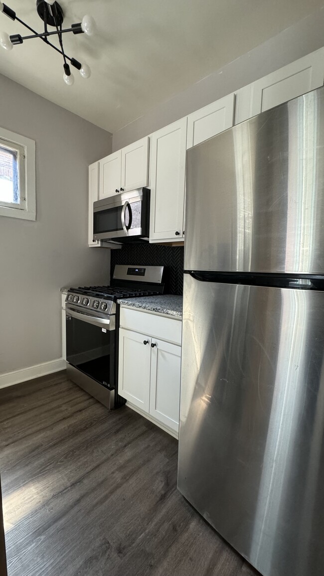 Kitchen - 2104 Mount Royal Terrace