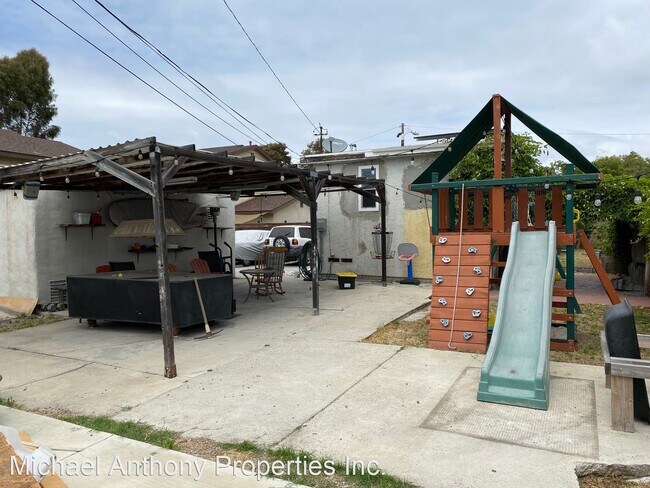 Building Photo - 4 br, 2 bath House - 3175 Clay Ave