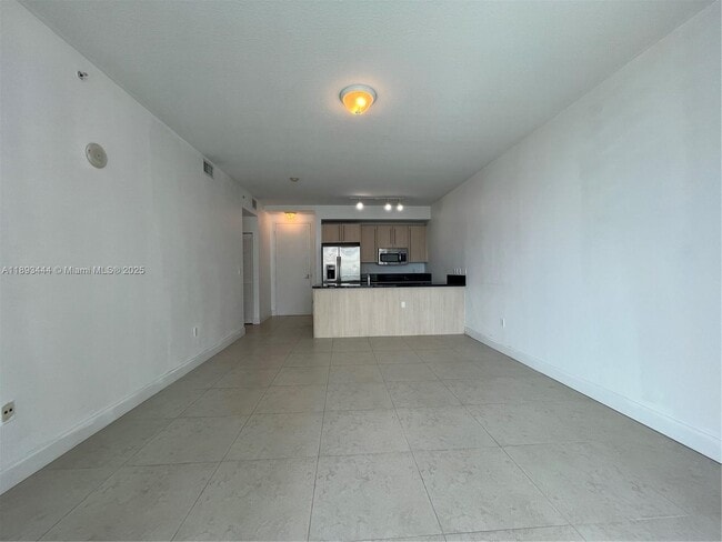 Foto del edificio - 79 SW 12th St