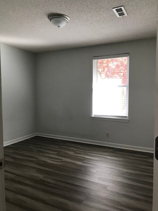 2nd Bedroom - 3318 Lakeside Pl
