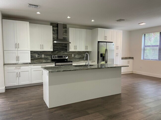 Building Photo - 353 Bella Sol Way