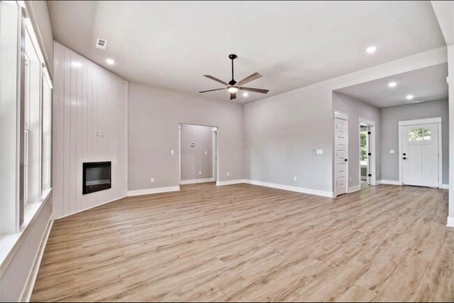 Foto del edificio - 24 S Cheshnut Dr