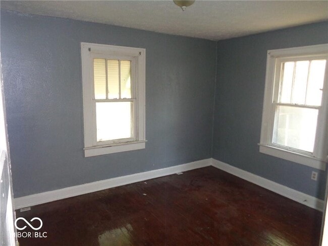 Building Photo - 810 N Bradley Ave