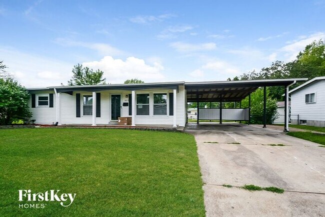 Building Photo - 620 Blackbird Dr