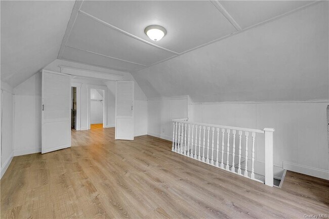 Building Photo - 18 Chestnut Pl