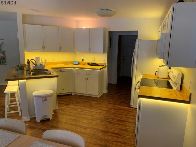 Foto del edificio - 56 Edward Dr