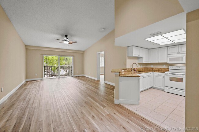 Foto del edificio - 1109 Crestwood Ct S