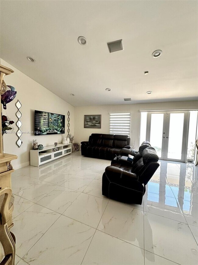 Foto del edificio - 14205 SW 149th Ave
