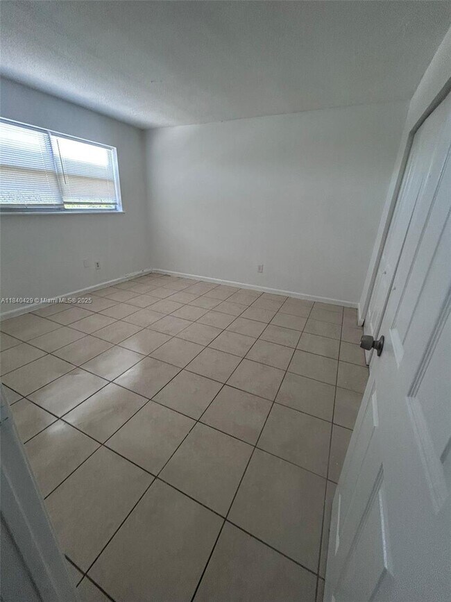 Foto del edificio - 13725 NE 6th Ave