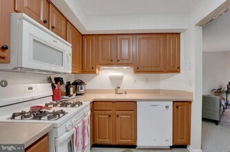 Building Photo - 207 Salem Ct