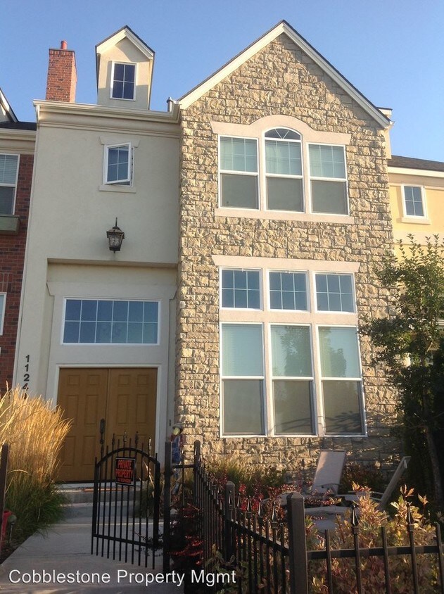 Foto principal - 11244 W Knights Bridge St