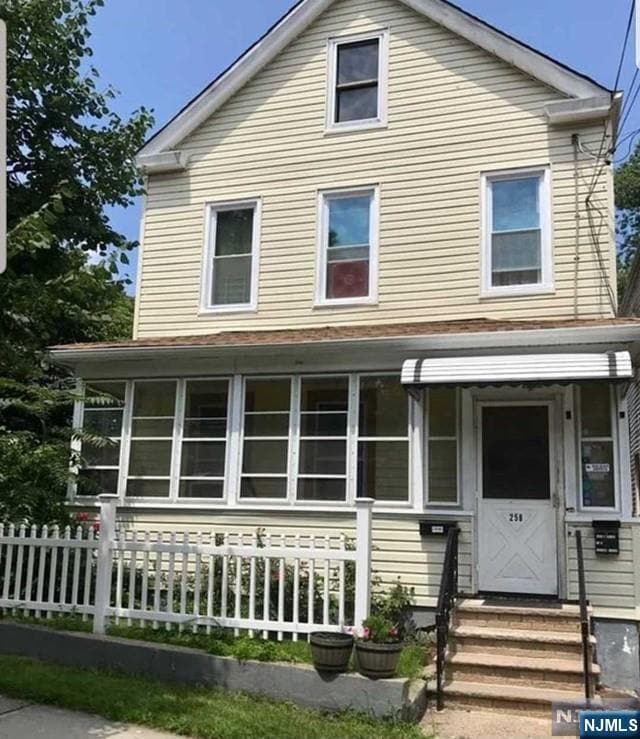 Building Photo - 258 Burgess Pl