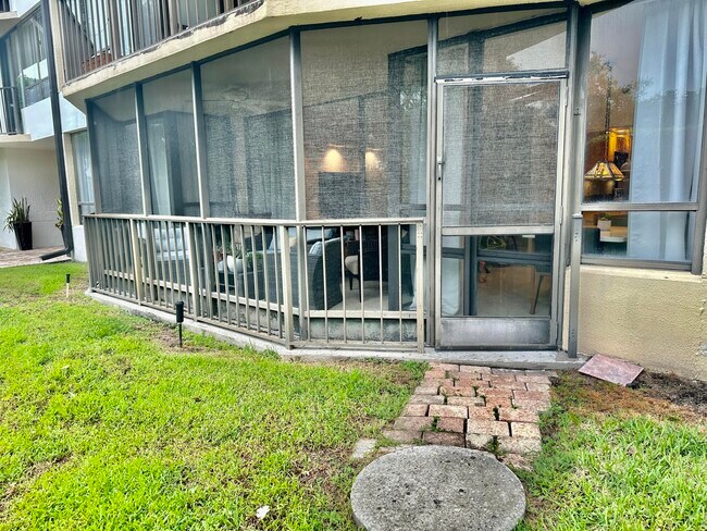 Foto del edificio - 799 Jeffery St