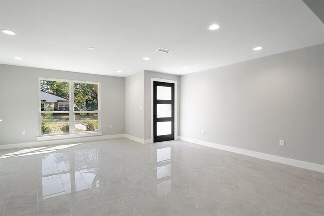 Foto del edificio - 2410 Walnut Bend Ln