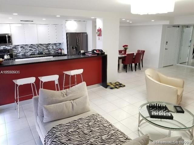 Building Photo - 18011  Biscayne Blvd  1701