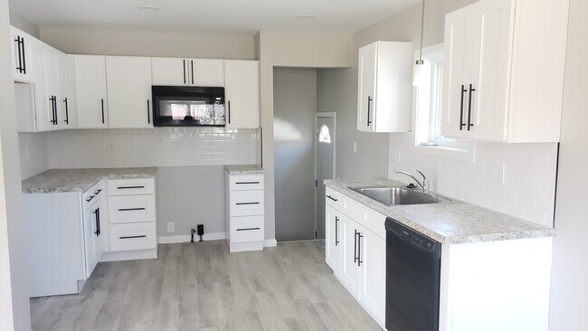 Foto del edificio - 15161 Harrison St