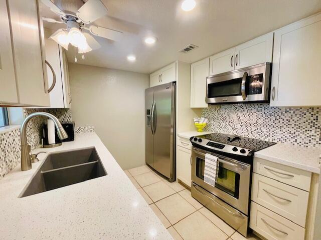 Foto del edificio - 5285 E Waverly Dr