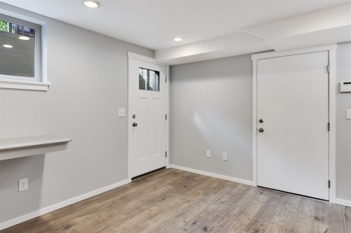 Building Photo - Updated Montlake Home - 3 bedrooms