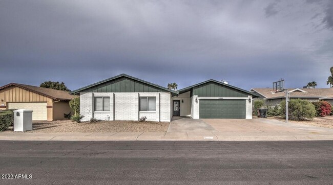 Foto del edificio - 10866 E Mercer Ln
