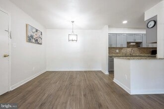 Building Photo - 5904 Bayshire Rd