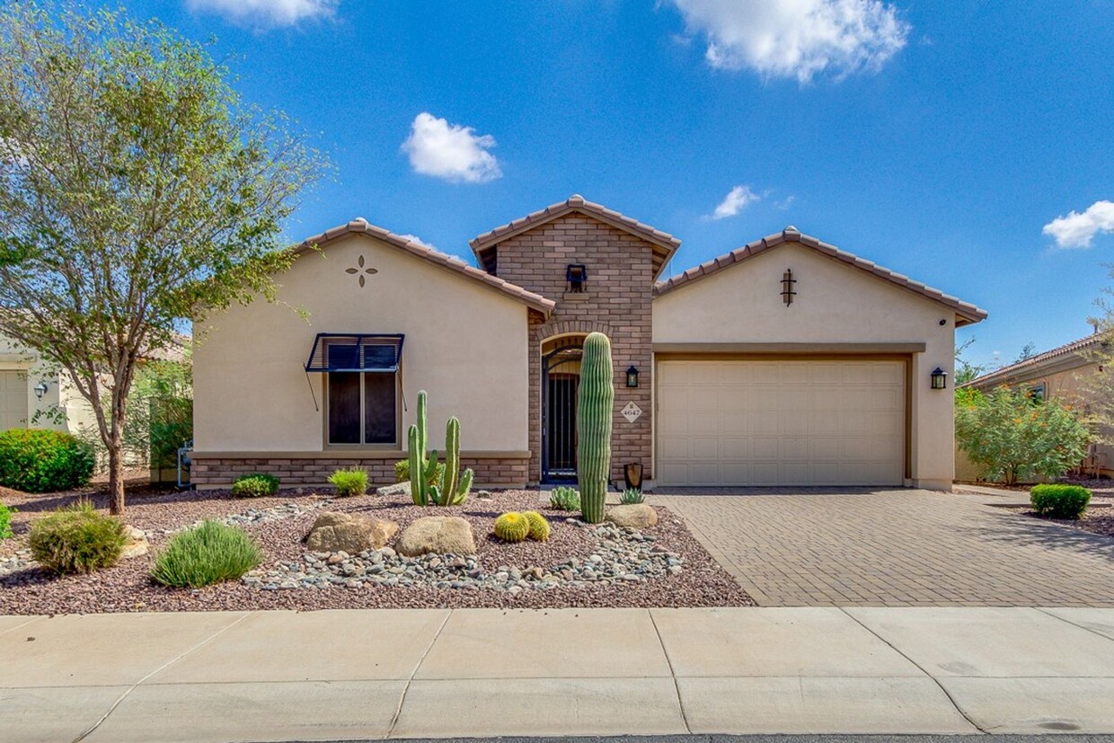 Primary Photo - Litchfield Park Luxury Home