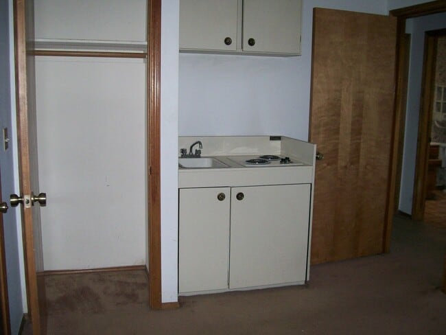 Building Photo - Beautiful Country Club