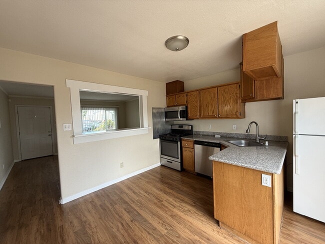 Foto del edificio - Move-in Ready 2 bed 1 bath home in Sacramento