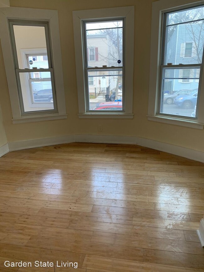 Building Photo - 5 br, 1.5 bath House - 791 S 14th St