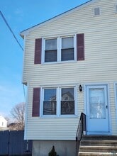 Building Photo - 164 Meadowview Ave