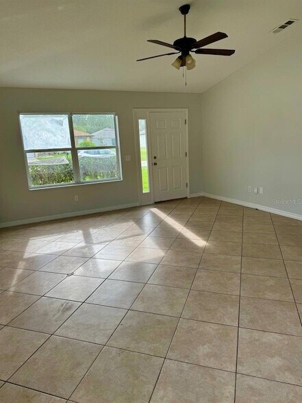 Building Photo - 26 Rybar Ln