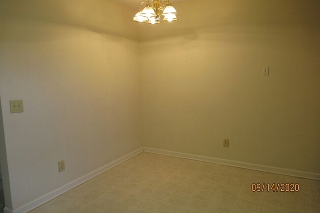 Building Photo - Willow Run- 2 bedroom, 2 bathroom apartment